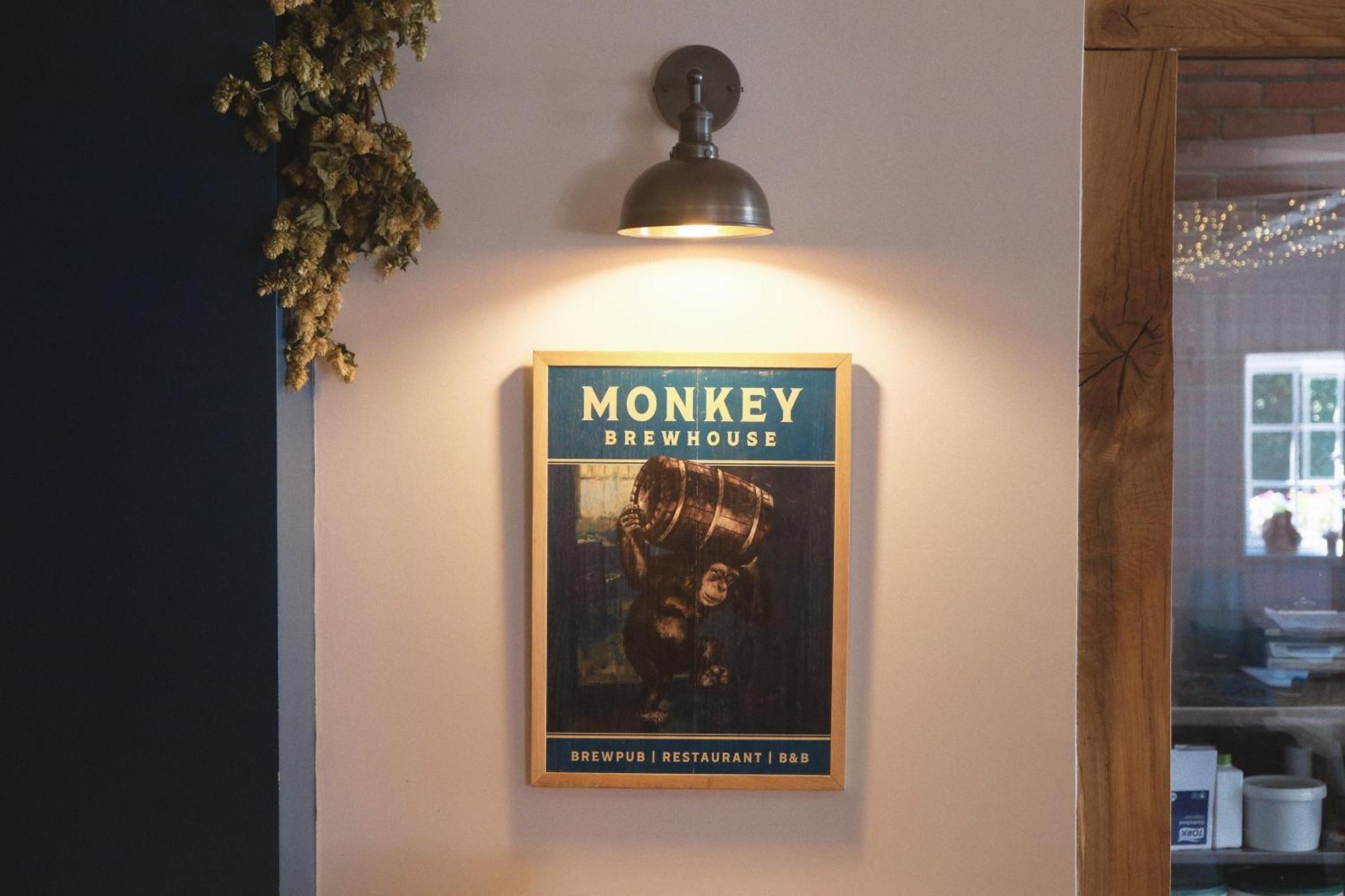 Monkey Brewhouse Hotel ลีมิงตัน ภายนอก รูปภาพ