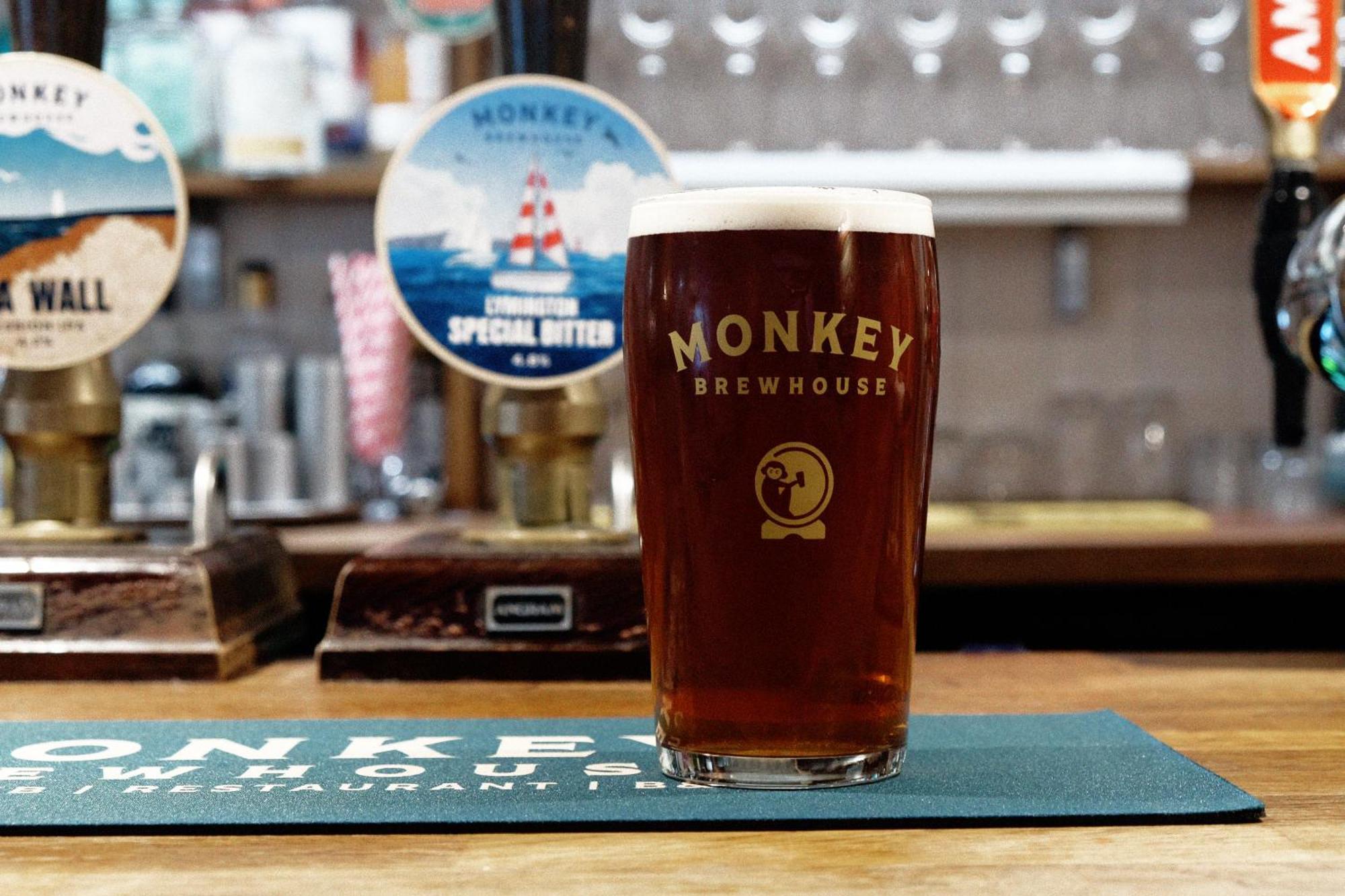 Monkey Brewhouse Hotel ลีมิงตัน ภายนอก รูปภาพ